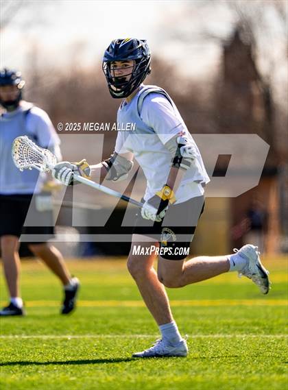 Thumbnail 2 in Centerville vs Bellbrook (Scrimmage) photogallery.