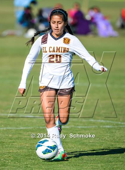 Thumbnail 3 in El Camino vs. Fallbrook photogallery.