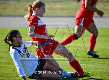 Thumbnail 3 in El Camino vs. Fallbrook photogallery.