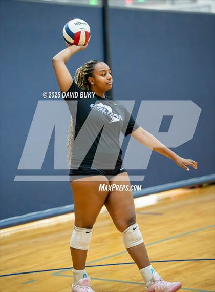 Thumbnail 2 in Gainesville @ Charles J. Colgan (VHSL Class 6B Regional Quarterfinal) photogallery.