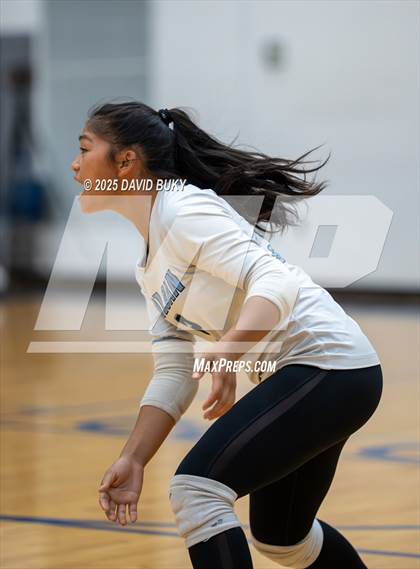 Thumbnail 2 in Gainesville @ Charles J. Colgan (VHSL Class 6B Regional Quarterfinal) photogallery.