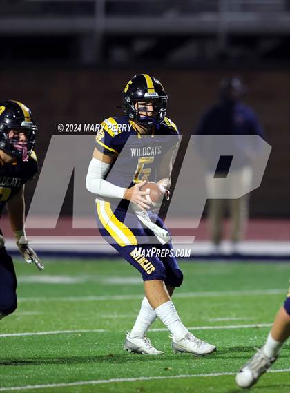 Thumbnail 1 in Summit Academy vs. Shenango photogallery.