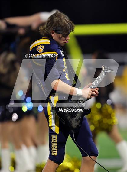 Thumbnail 2 in Summit Academy vs. Shenango photogallery.