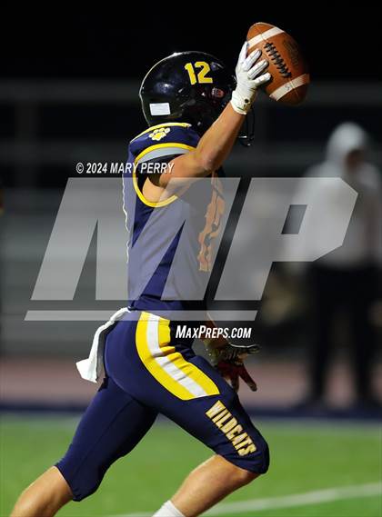 Thumbnail 2 in Summit Academy vs. Shenango photogallery.