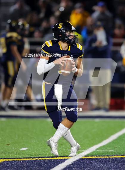 Thumbnail 2 in Summit Academy vs. Shenango photogallery.