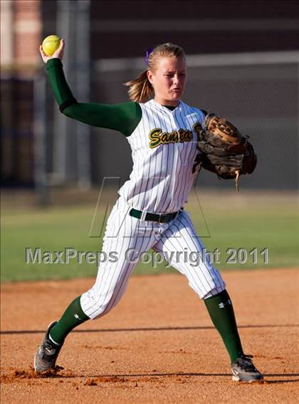 Thumbnail 3 in Montgomery vs Santa Fe (4A Region III Final - Game 1) photogallery.