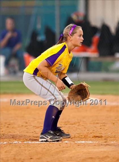 Thumbnail 3 in Montgomery vs Santa Fe (4A Region III Final - Game 1) photogallery.