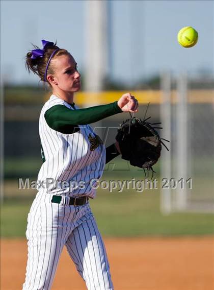 Thumbnail 2 in Montgomery vs Santa Fe (4A Region III Final - Game 1) photogallery.