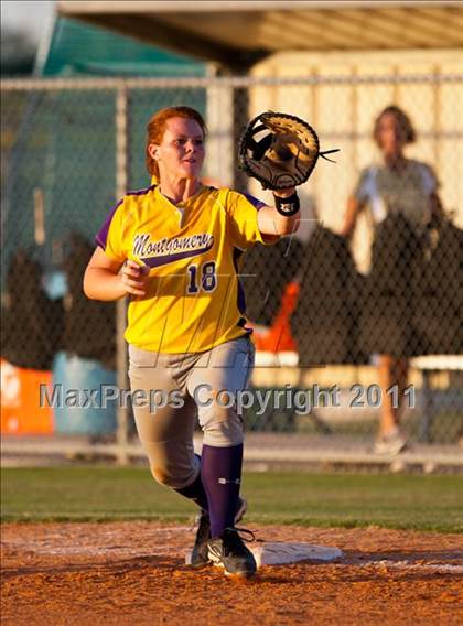Thumbnail 3 in Montgomery vs Santa Fe (4A Region III Final - Game 1) photogallery.