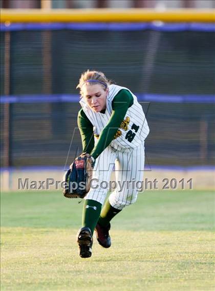 Thumbnail 3 in Montgomery vs Santa Fe (4A Region III Final - Game 1) photogallery.