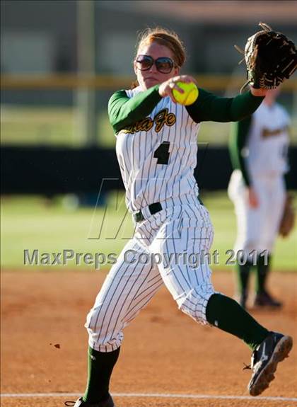 Thumbnail 2 in Montgomery vs Santa Fe (4A Region III Final - Game 1) photogallery.