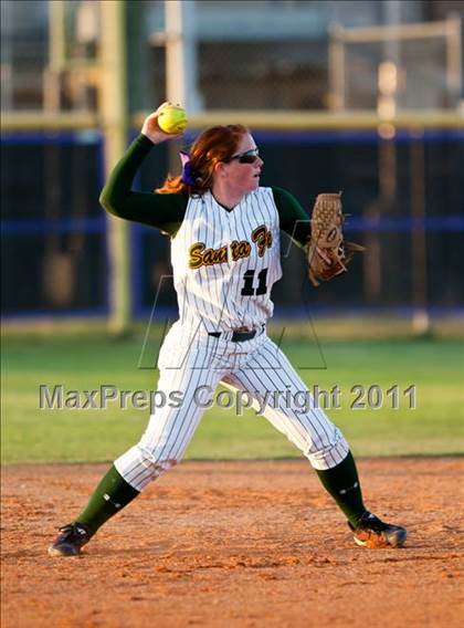 Thumbnail 2 in Montgomery vs Santa Fe (4A Region III Final - Game 1) photogallery.