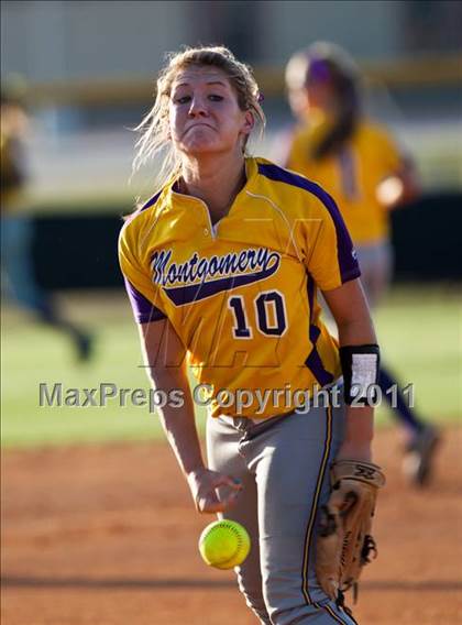 Thumbnail 1 in Montgomery vs Santa Fe (4A Region III Final - Game 1) photogallery.