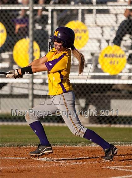 Thumbnail 3 in Montgomery vs Santa Fe (4A Region III Final - Game 1) photogallery.