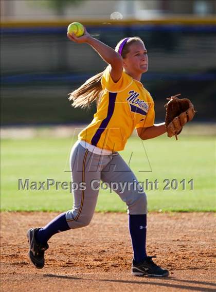 Thumbnail 1 in Montgomery vs Santa Fe (4A Region III Final - Game 1) photogallery.