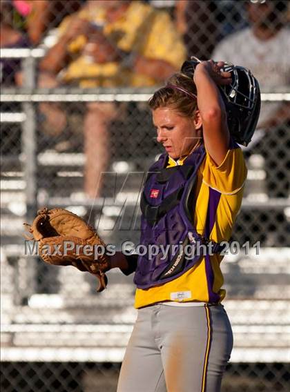 Thumbnail 2 in Montgomery vs Santa Fe (4A Region III Final - Game 1) photogallery.