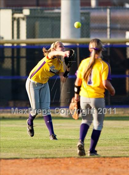 Thumbnail 2 in Montgomery vs Santa Fe (4A Region III Final - Game 1) photogallery.