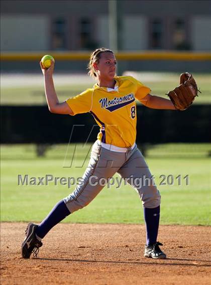 Thumbnail 2 in Montgomery vs Santa Fe (4A Region III Final - Game 1) photogallery.