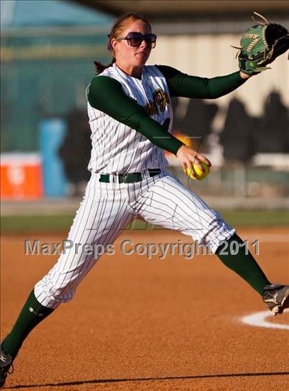 Thumbnail 2 in Montgomery vs Santa Fe (4A Region III Final - Game 1) photogallery.