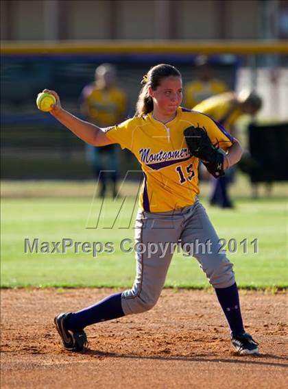 Thumbnail 3 in Montgomery vs Santa Fe (4A Region III Final - Game 1) photogallery.