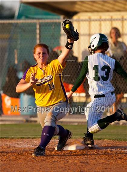 Thumbnail 2 in Montgomery vs Santa Fe (4A Region III Final - Game 1) photogallery.