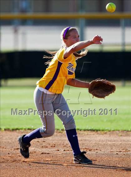 Thumbnail 1 in Montgomery vs Santa Fe (4A Region III Final - Game 1) photogallery.