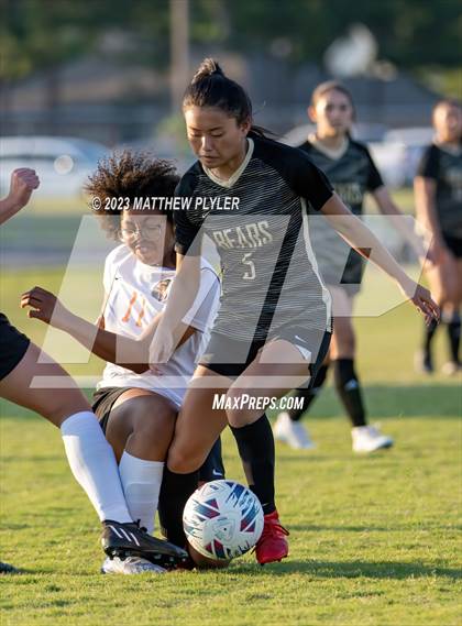 Thumbnail 3 in South View vs Gray's Creek (United 8 Conference Tournament First Round) photogallery.