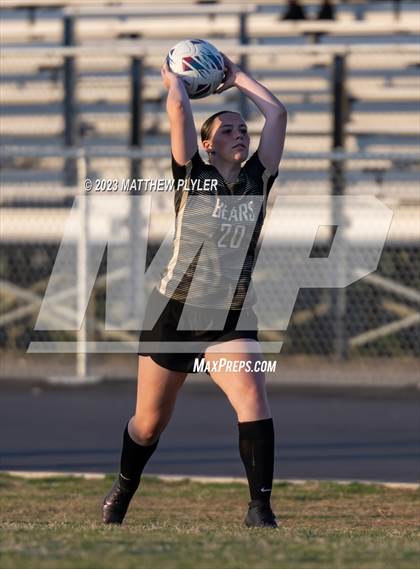 Thumbnail 3 in South View vs Gray's Creek (United 8 Conference Tournament First Round) photogallery.