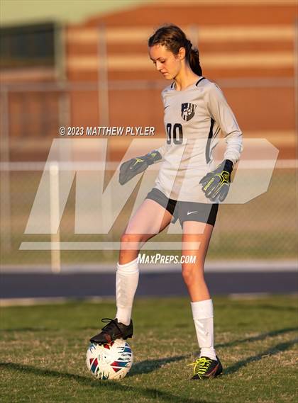 Thumbnail 2 in South View vs Gray's Creek (United 8 Conference Tournament First Round) photogallery.