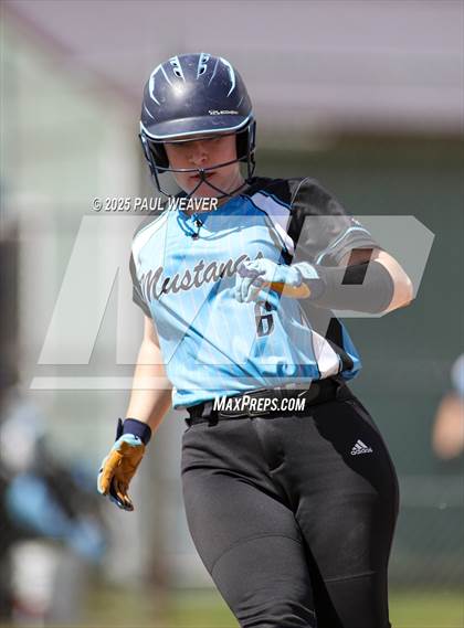 Thumbnail 1 in Midd-West vs. Central Columbia (PIAA D4 Class 4A Semifinal) photogallery.