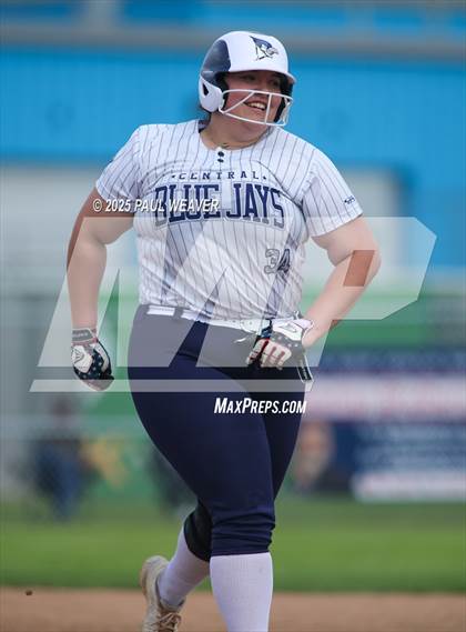 Thumbnail 2 in Midd-West vs. Central Columbia (PIAA D4 Class 4A Semifinal) photogallery.