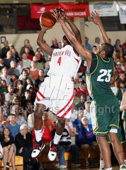 Thumbnail 2 in Mater Dei vs. St. Patrick (City of the Palms Classic) photogallery.