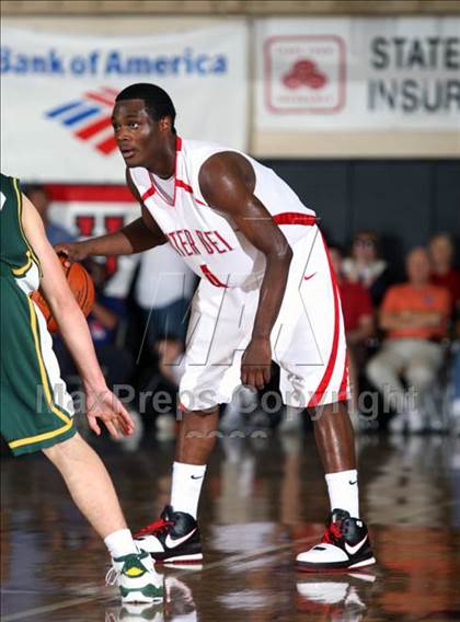 Thumbnail 2 in Mater Dei vs. St. Patrick (City of the Palms Classic) photogallery.