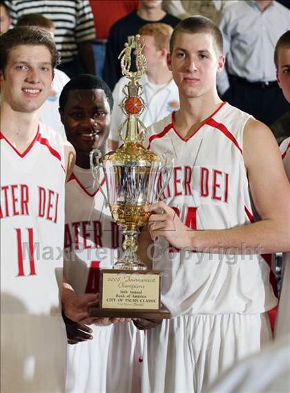 Thumbnail 1 in Mater Dei vs. St. Patrick (City of the Palms Classic) photogallery.