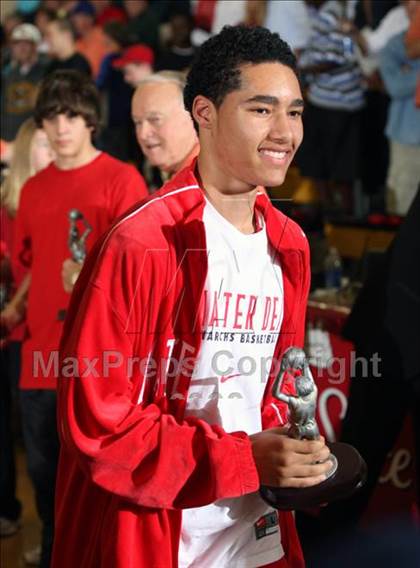 Thumbnail 3 in Mater Dei vs. St. Patrick (City of the Palms Classic) photogallery.
