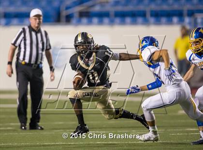 Thumbnail 3 in Central vs. Lakeside (War Memorial Stadium) photogallery.