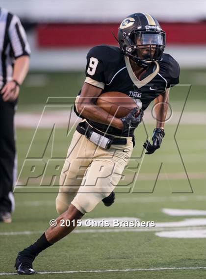 Thumbnail 1 in Central vs. Lakeside (War Memorial Stadium) photogallery.