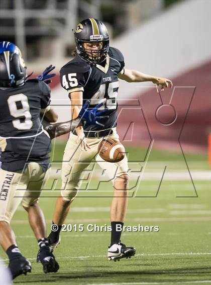 Thumbnail 1 in Central vs. Lakeside (War Memorial Stadium) photogallery.