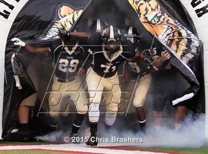 Thumbnail 3 in Central vs. Lakeside (War Memorial Stadium) photogallery.