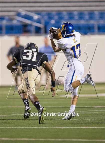Thumbnail 2 in Central vs. Lakeside (War Memorial Stadium) photogallery.