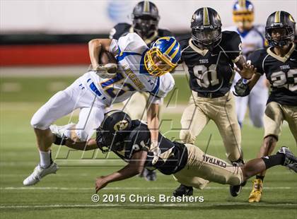Thumbnail 2 in Central vs. Lakeside (War Memorial Stadium) photogallery.