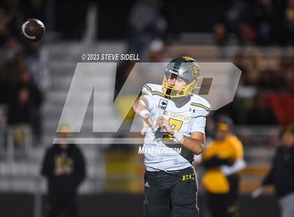 Thumbnail 2 in El Capitan vs Mission Bay (CIF SD D3 Semifinal) photogallery.