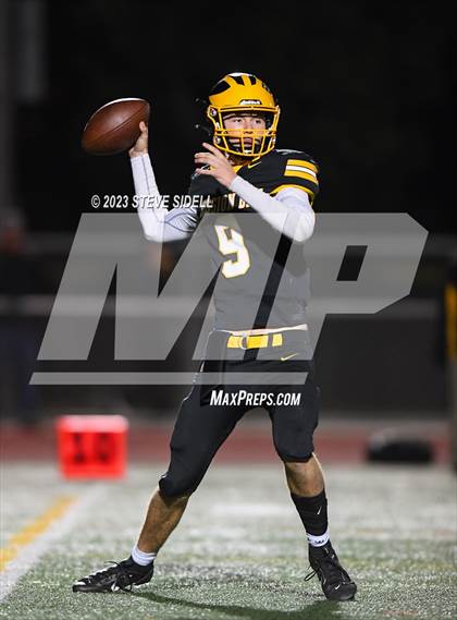 Thumbnail 2 in El Capitan vs Mission Bay (CIF SD D3 Semifinal) photogallery.
