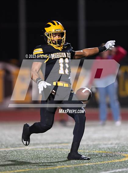 Thumbnail 3 in El Capitan vs Mission Bay (CIF SD D3 Semifinal) photogallery.