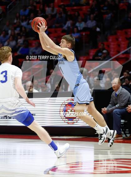 Thumbnail 3 in West Jordan vs. Fremont (UHSAA 6A Quarterfinal) photogallery.