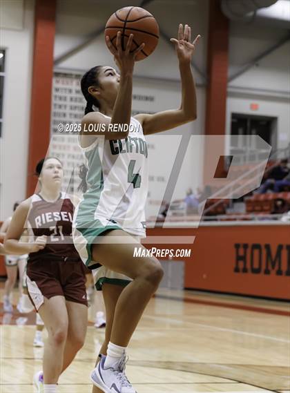 Thumbnail 3 in Clifton @ Riesel photogallery.