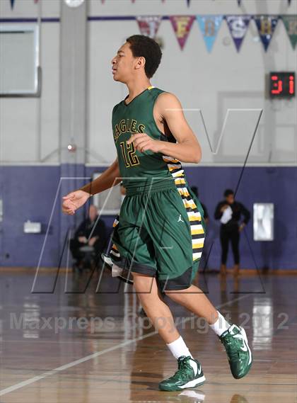 Thumbnail 2 in Eisenhower vs. Chico (St. Hope Elite Hoops Classic) photogallery.