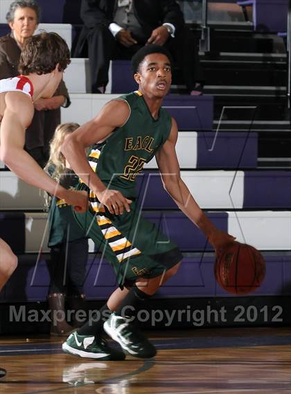 Thumbnail 1 in Eisenhower vs. Chico (St. Hope Elite Hoops Classic) photogallery.