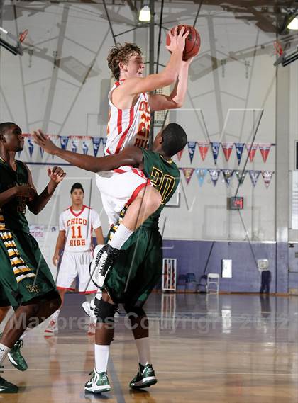 Thumbnail 2 in Eisenhower vs. Chico (St. Hope Elite Hoops Classic) photogallery.