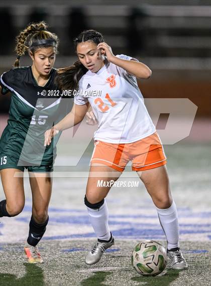 Thumbnail 2 in Reagan [Ronald] vs United (NEISD Soccer Showcase) photogallery.